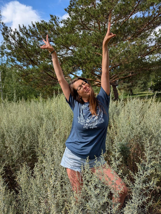Backyard Flora | T-shirt | Slate